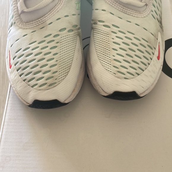 Nike Air Max 270 - Picture 3 of 7